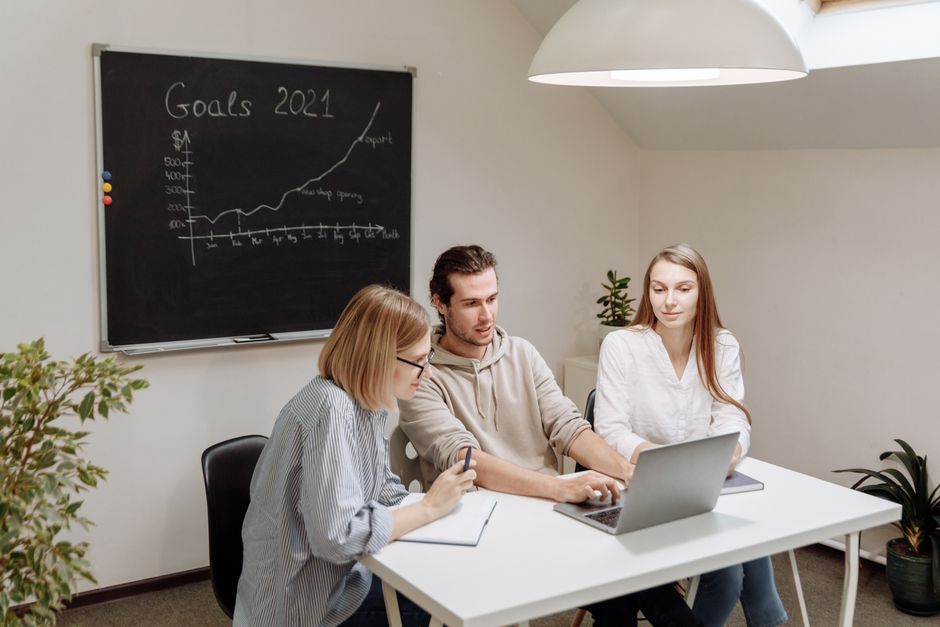 Illustration zu Datenanalyse und flexibler Lernplanung